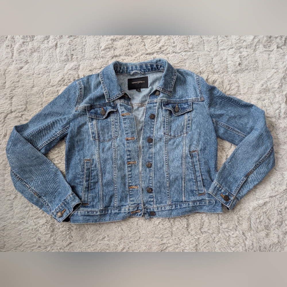Banana Republic Denim Jacket Women's Size Small Color Blue